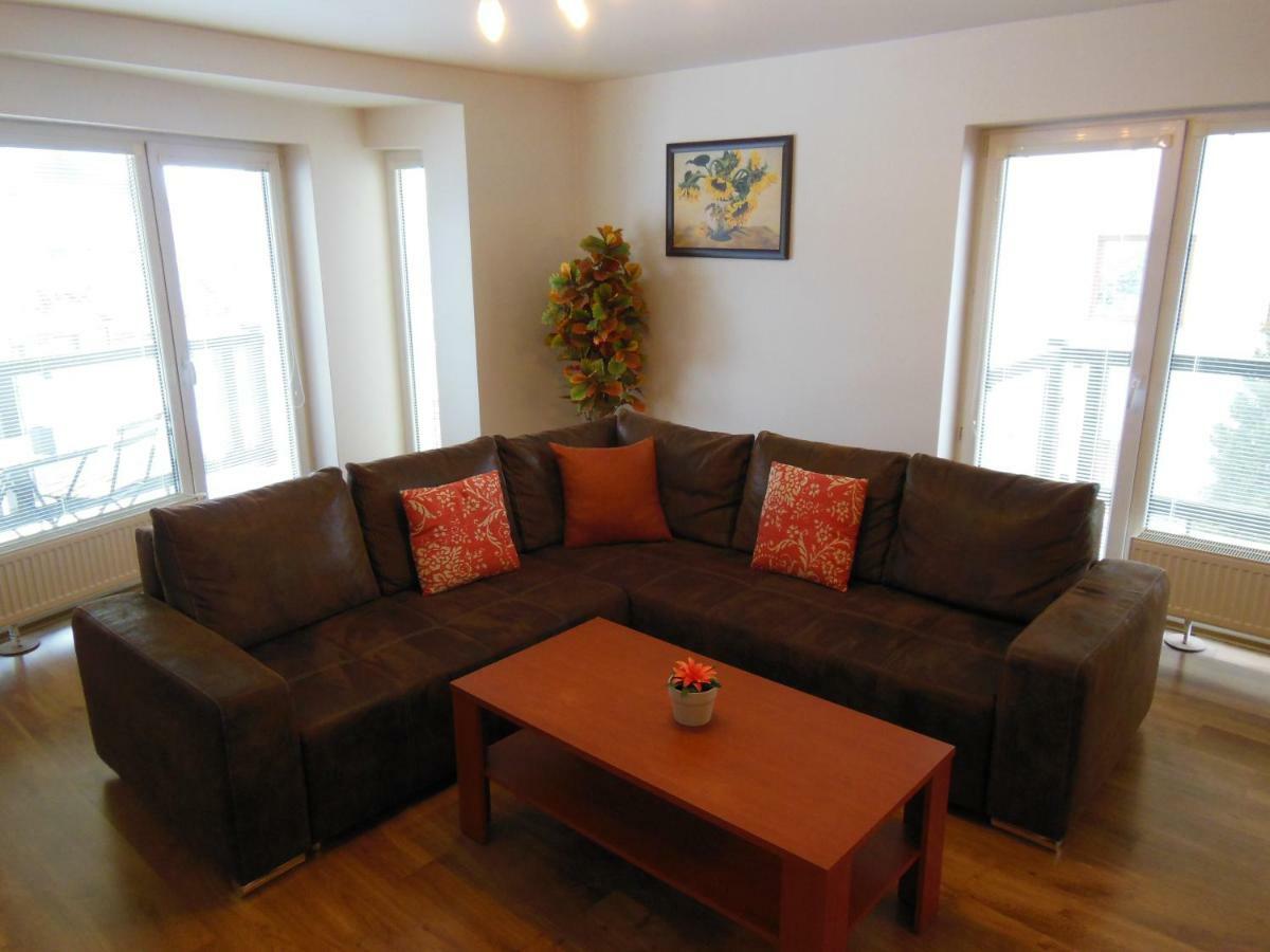 Apartman Slavkov Home & Parking Nová Lesná Екстериор снимка