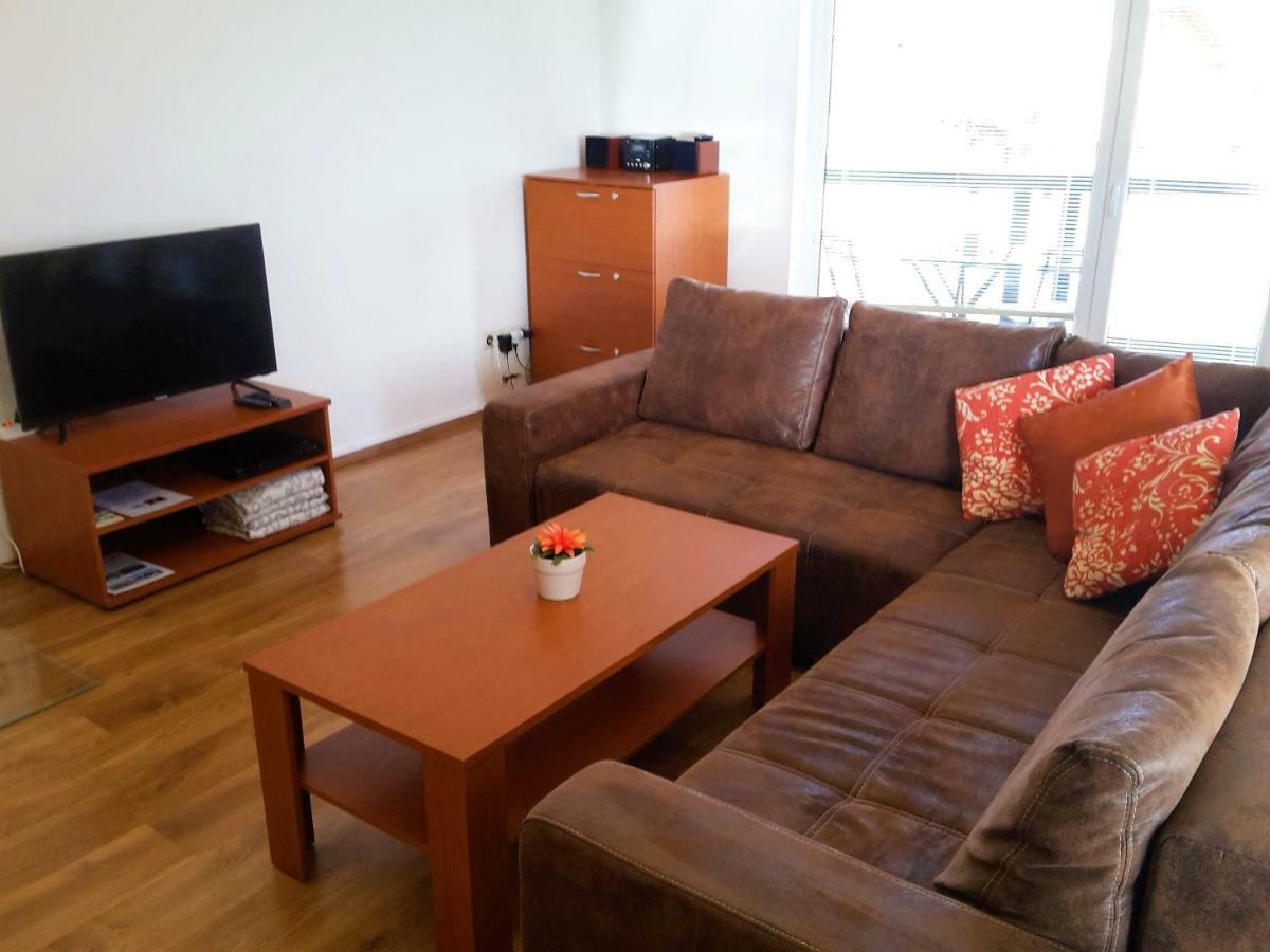Apartman Slavkov Home & Parking Nová Lesná Екстериор снимка